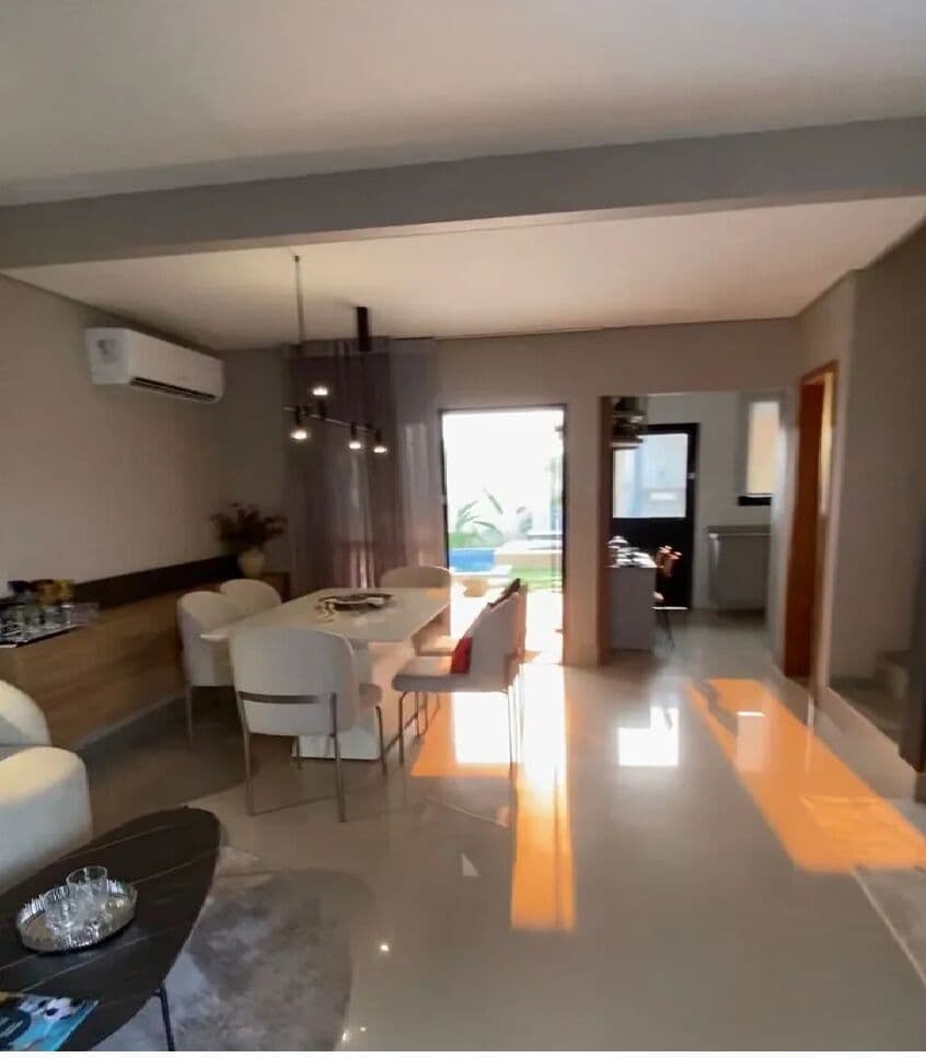 Casa em Condomínio Pleno no bairro Santa Cruz