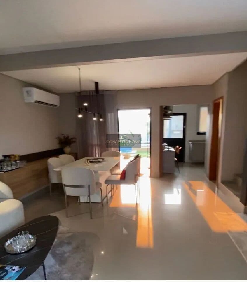 Casa em Condomínio Pleno no bairro Santa Cruz