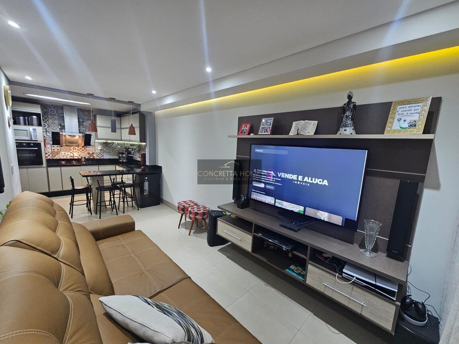 CASA SEMI MOBILIADA COM ENERGIA SOLAR NO CONDOMÍNIO CANACHUÊ - JARDIM SANTA AMÁLIA