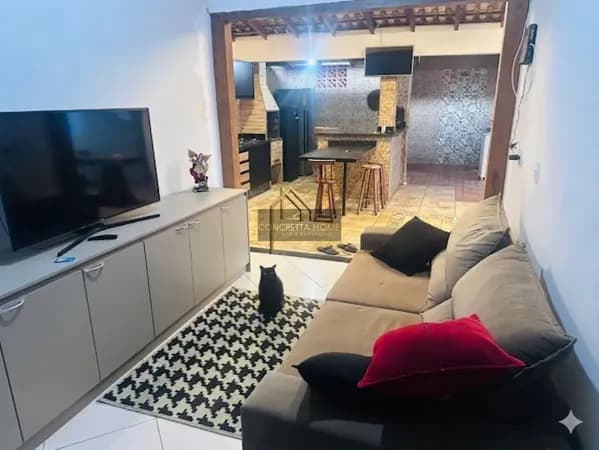 Casa Ampla 240M² com 4 quartos | 3 banheiros Edícula e Área Gourmet com Churrasqueira no CPA 2