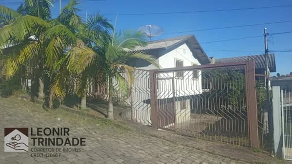 Vendo terreno com 2 casas sendo, 4 moradias, próximo ao Super Andreazza, São Cristóvão, Caxias do Sul, RS