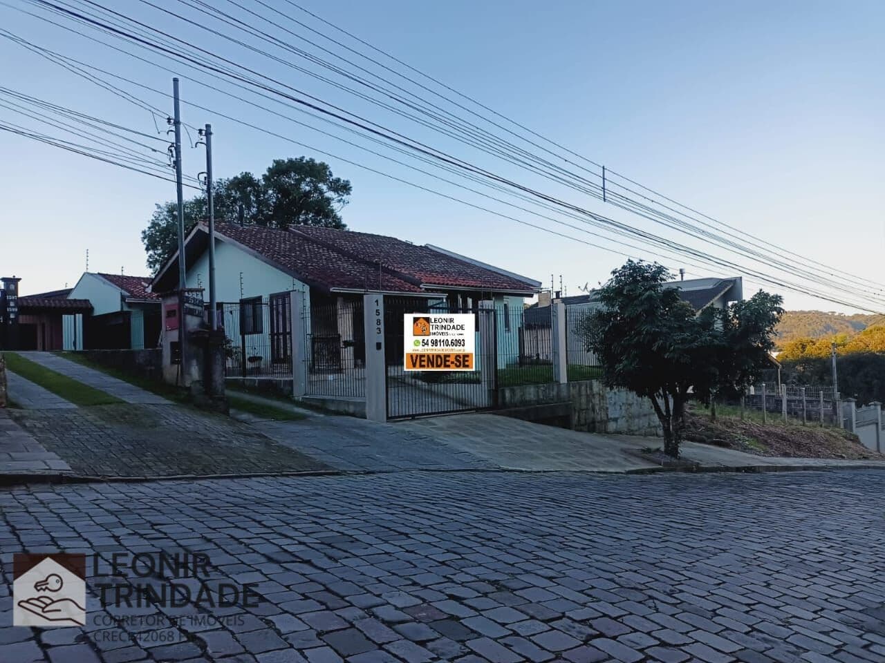 Casa de alvenaria, com 3 dormitórios, no Petrópolis, Caxias do Sul, RS