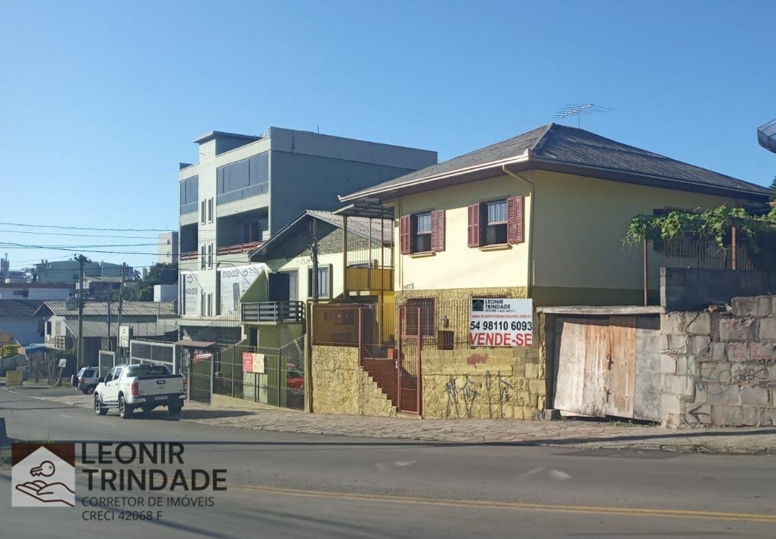 Vendo Casa de 2 pisos com 2 moradias, OPÇÃO COMERCIO, no Cruzeiro, Caxias do Sul, RS