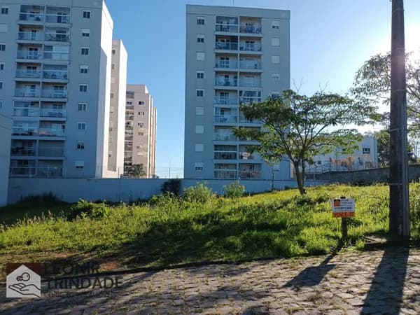 Terreno, Lote de meio de quadra, no Nossa Sra da Saúde / Vinhedos