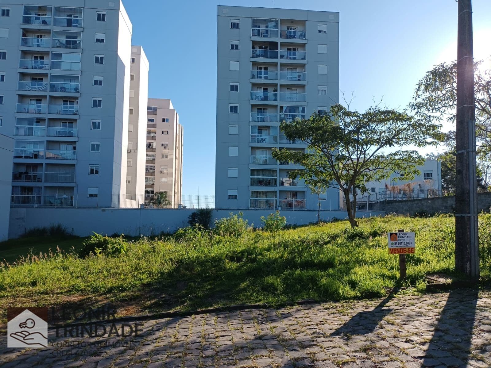 Terreno, Lote de meio de quadra, no Nossa Sra da Saúde / Vinhedos