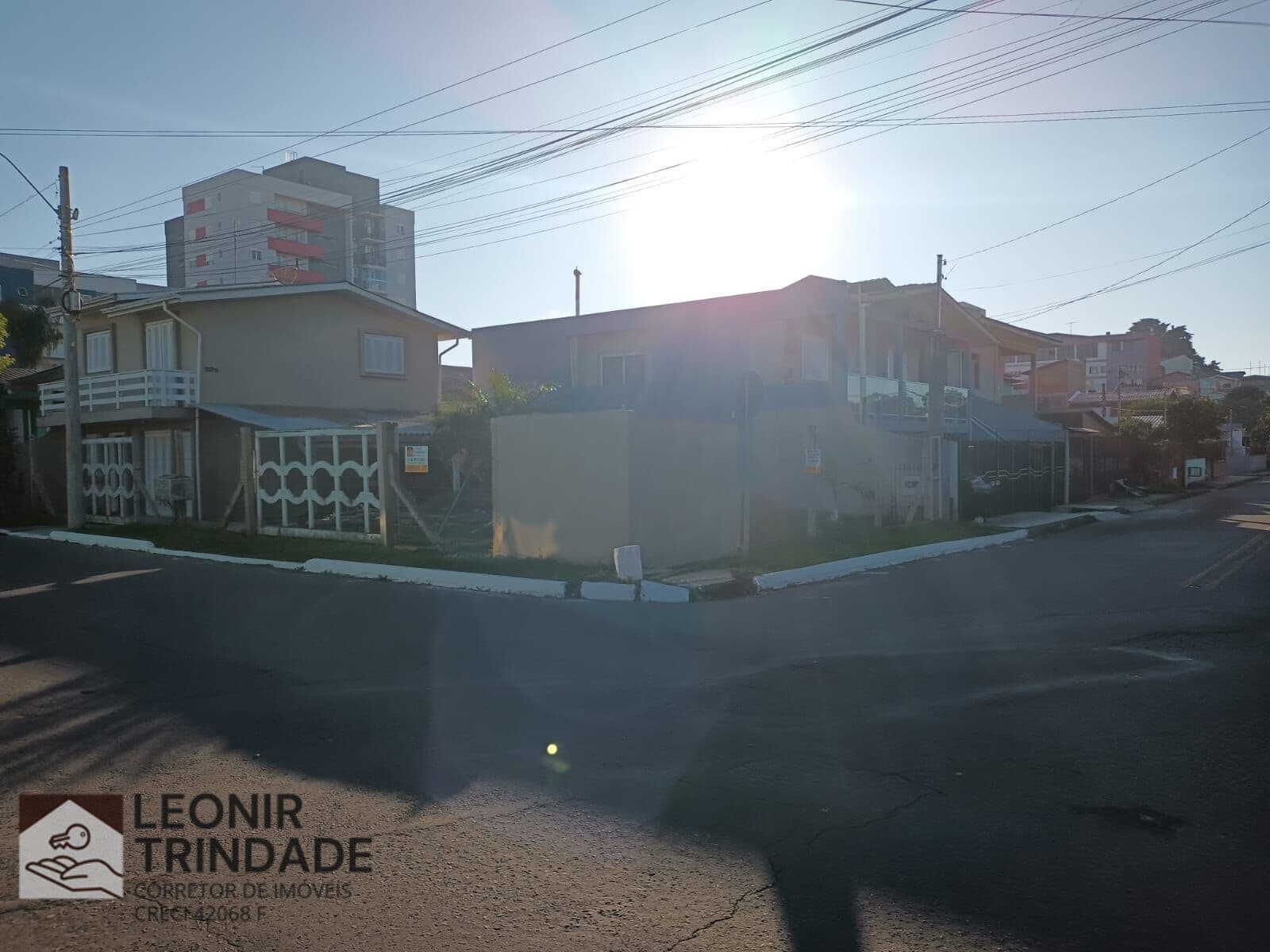 Terreno de esquina, pronto para construir, no Bela Vista.