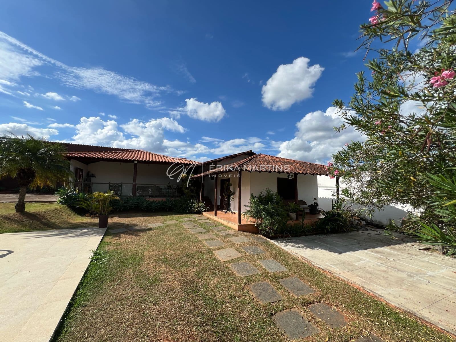 Casa com 3 quartos sendo 03 suíte no Condomínio Estancia Real - Lagoa Santa/MG