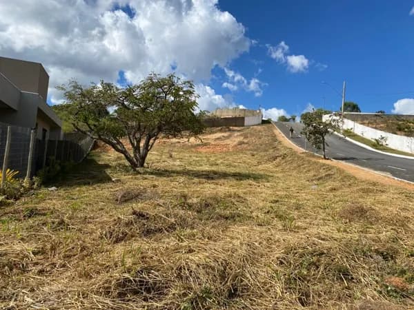 Lote à venda 1.005,77M² em Lagoa Santa – Condomínio Boulevard