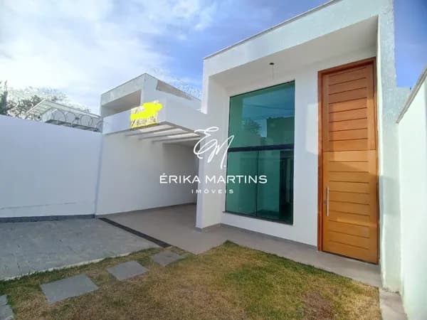 Casa com 3 quartos sendo 1 suíte no bairro Jardim Imperial