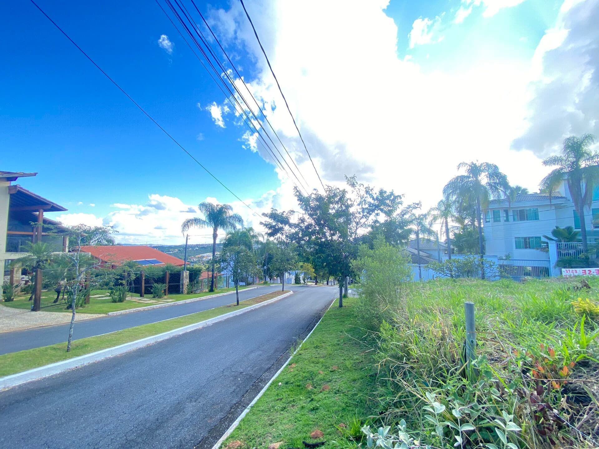 LOTE 1.399M² DE ESQUINA CONDOMINIO PONTAL DA LIBERDADE