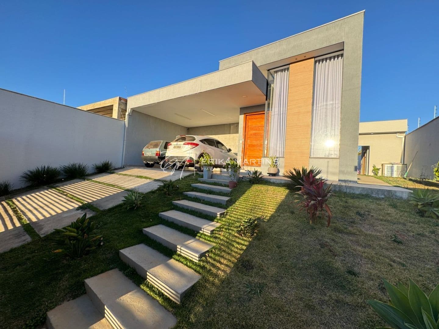 CASA A VENDA 3 QUARTOS SENDO 1 SUITE BAIRRRO VILA DOS IPES