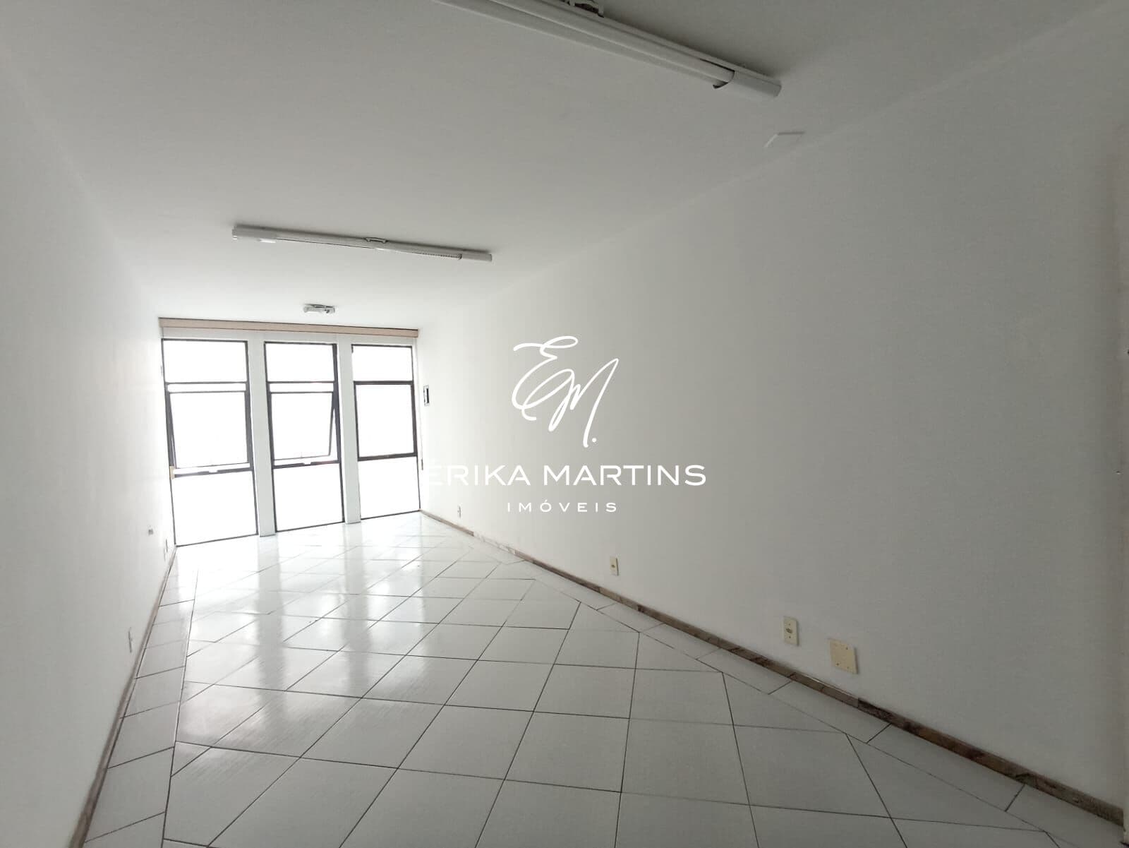 Sala comercial de 24,77 m² no centro de Lagoa Santa/MG