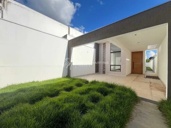 Casa Aconchegante com 3 Quartos –Bairro Lundcea