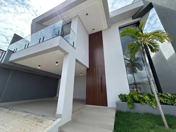 Casa de Alto Padrão com Vista para a Lagoa Central – 4 Quartos Bairro Joá