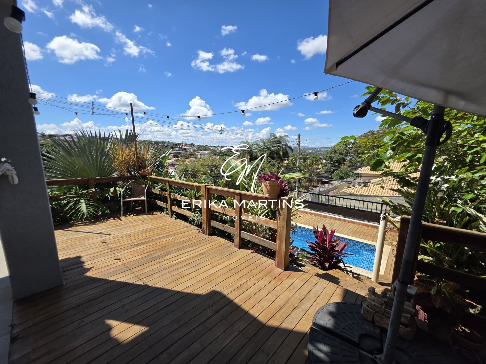 Casa com Piscina com vista para Lagoa central - Lagoa Santa MG
