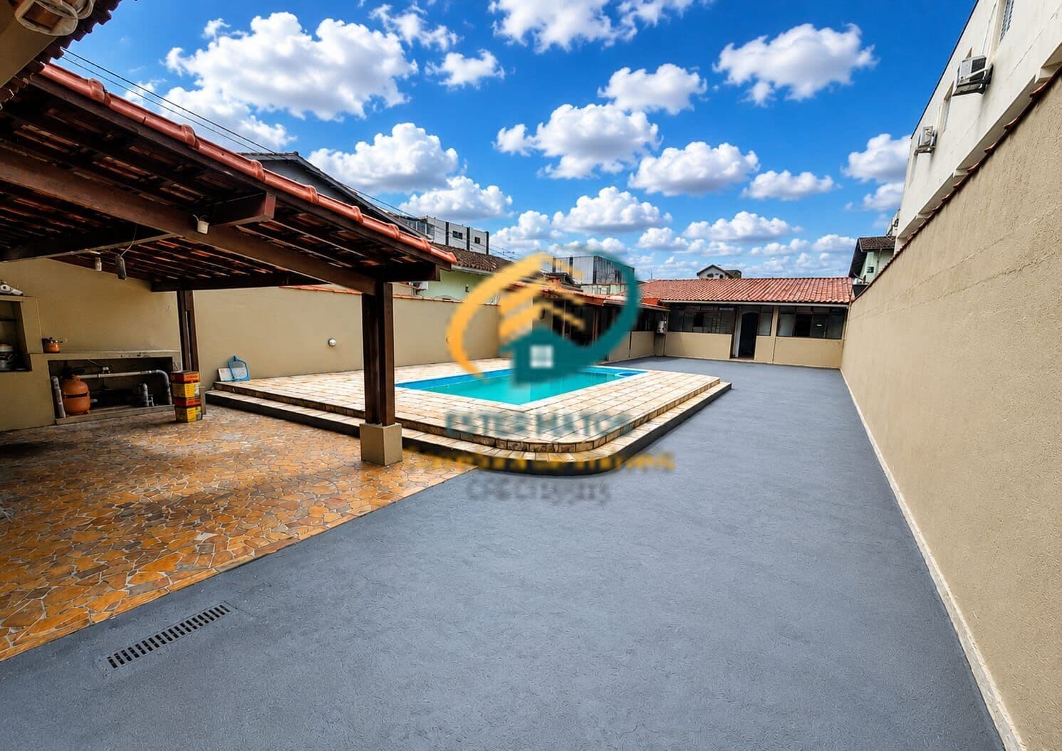 Casa em Guarujá - Jardim Helena Maria