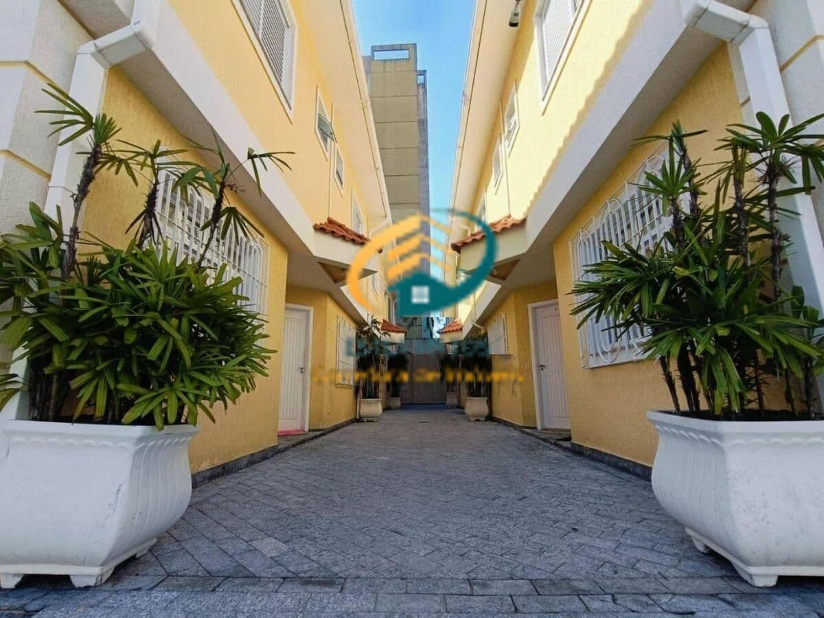 Casa-Sobrado 2 domitórios em condomínio fechado-Enseada-Guarujá/SP