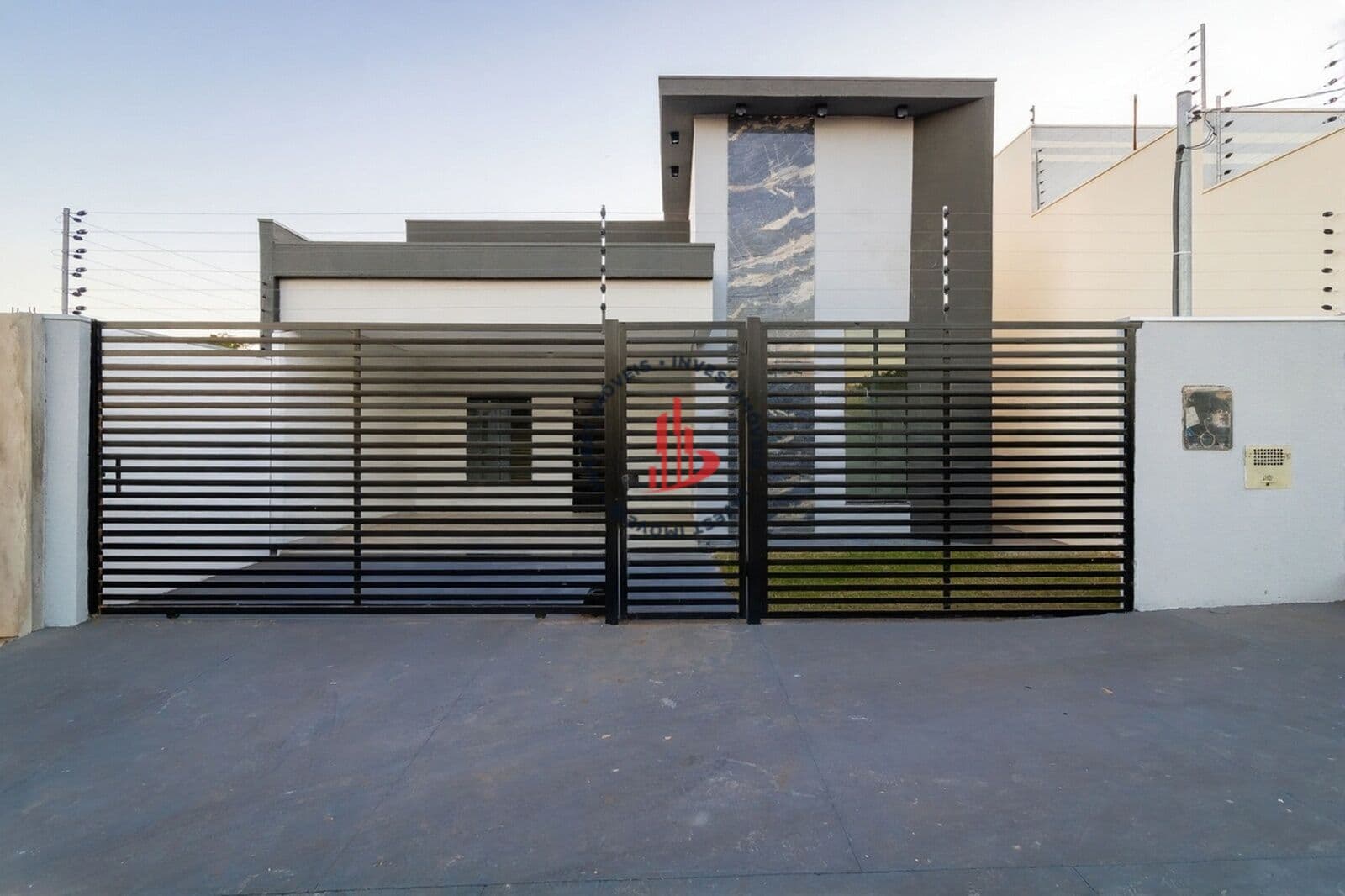 VENDO CASA PADRÃO NOVO HORIZONTE- PRÓXIMO AO CAIÇARA