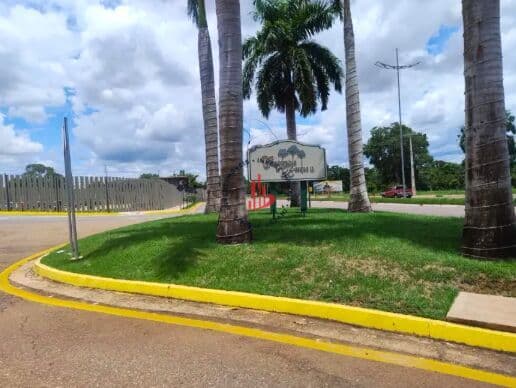 Lote no Condomínio do Bosque II á Venda