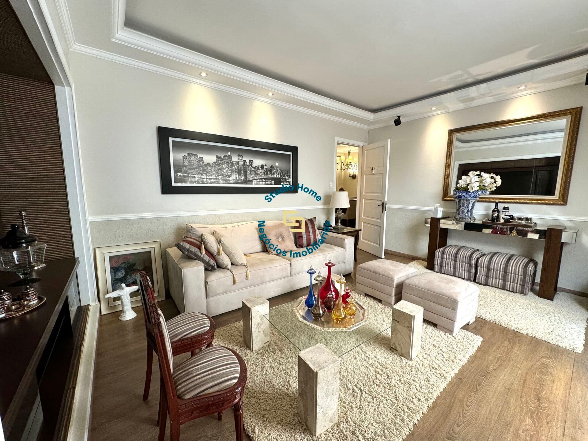 Casa com Ponto Comercial à venda no Centro - Araras/SP