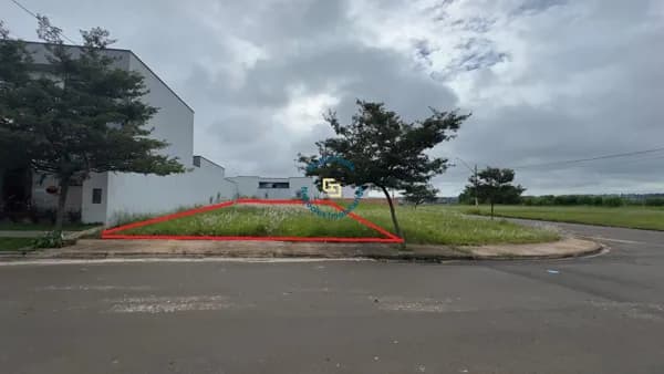 Terreno à venda no Villagio Samantha - Araras/SP