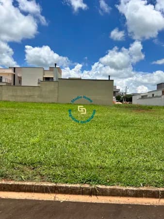 Terreno plano Condomínio Lagoa Araras SP