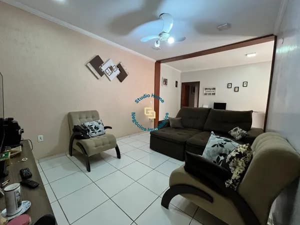 Casa Padrão à venda no Jardim Santa Olívia II