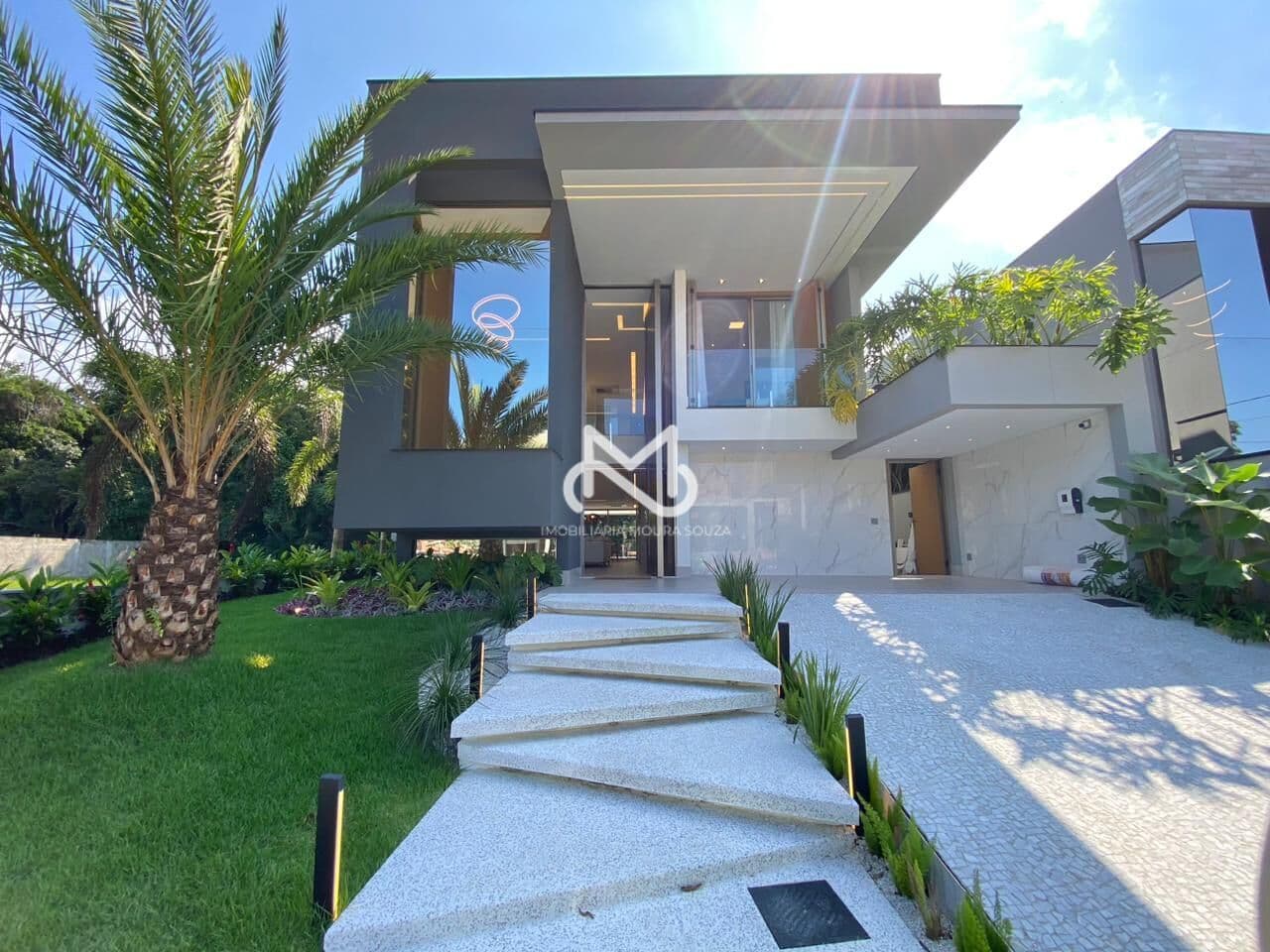 Casa de Alto Padrão no Módulo 16 da Riviera de São Lourenço.