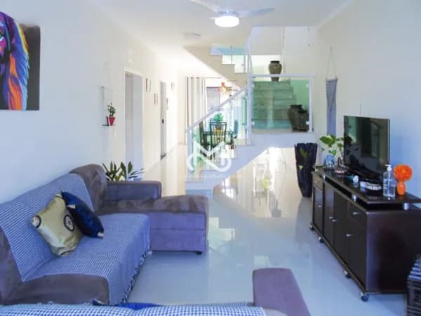 Casa à venda no bairro Vista Linda a 140m da praia em Bertioga/SP