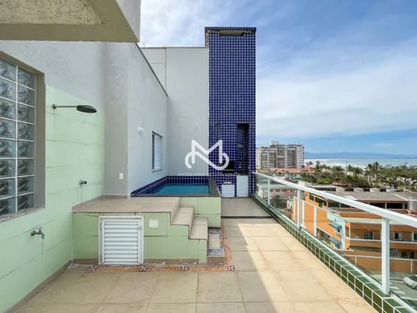Cobertura com vista para o mar no Centro em Bertioga