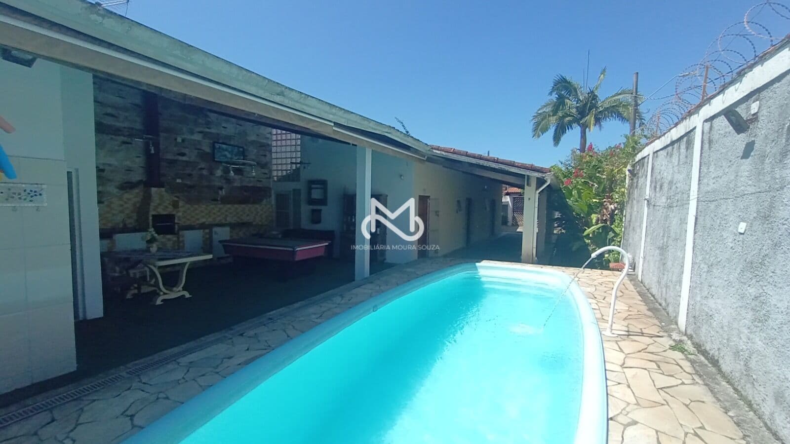 Casa à venda a 400m da praia no Jardim Vista Linda