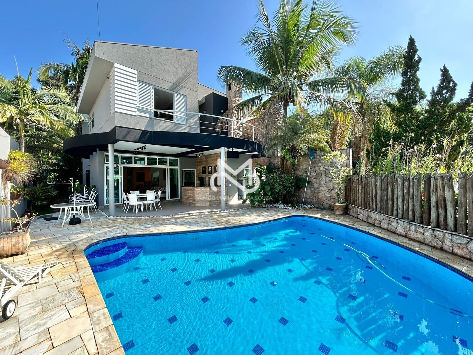Casa De Alto Padrão à venda no Módulo 21 da Riviera de São Lourenço.