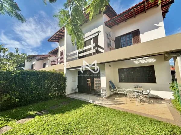 Casa em Villagio à venda no Jardim Indaiá em Bertioga/SP