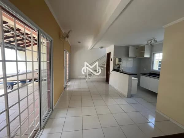 Casa a 200m da praia à venda no Jardim Indaiá em Bertioga/SP