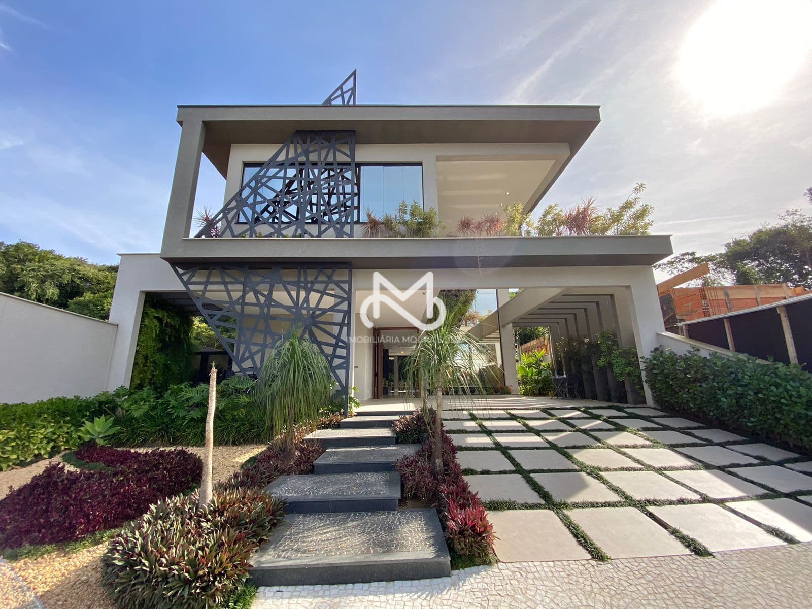 Casa de Alto Padrão no Módulo 12 da Riviera de São Lourenço.
