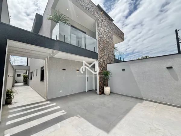 Sobrado no bairro São Lourenço em Bertioga/SP