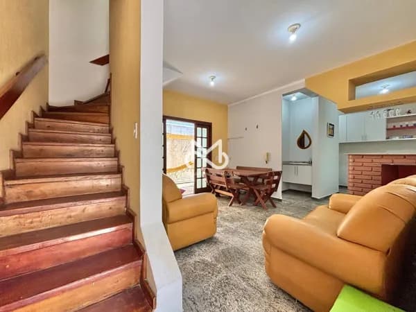 Casa à venda em Villagio a 400m da praia no Jardim Indaiá, Bertioga/SP