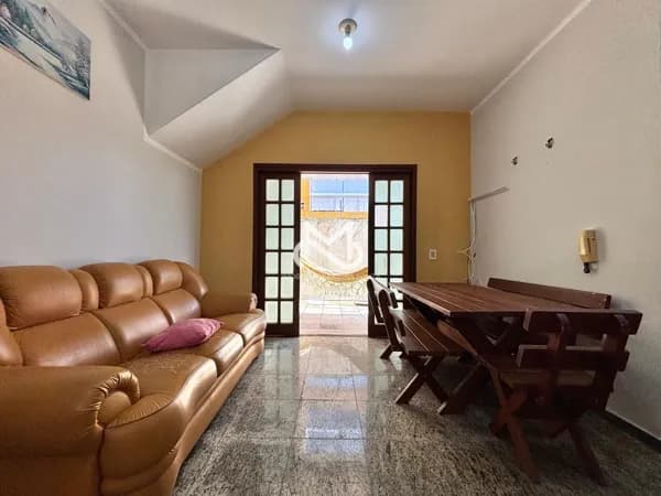 Casa à venda em Villagio a 400m da praia no Jardim Indaiá, Bertioga/SP