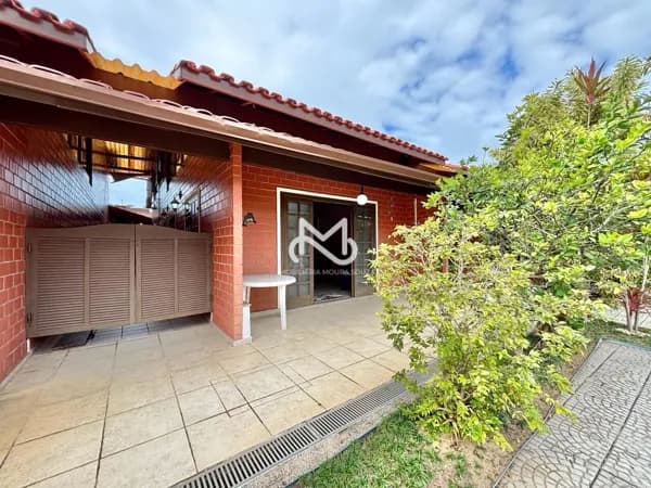 Casa à venda 200m da praia em Villagio no Jardim Indaiá em Bertioga/SP
