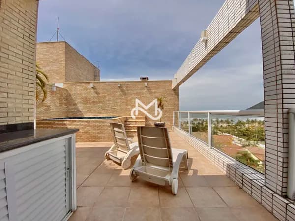 Cobertura com vista para o mar no Centro de Bertioga.