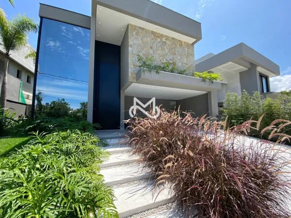 Casa de Alto Padrão no Módulo 11 da Riviera de São Lourenço.