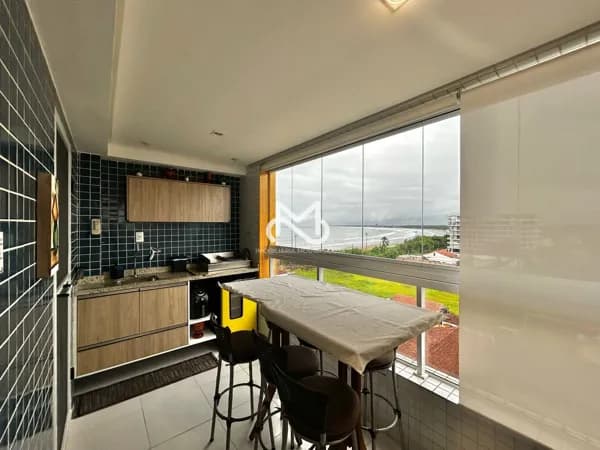 Apartamento com vista para o mar no Jardim Indaiá