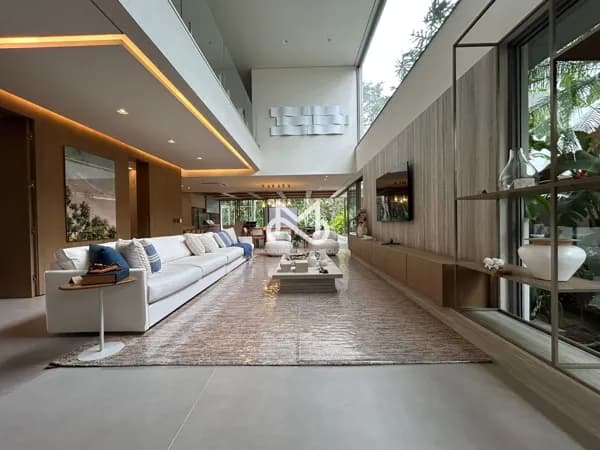 Casa de Alto Padrão no Módulo 11 na Riviera de São Lourenço
