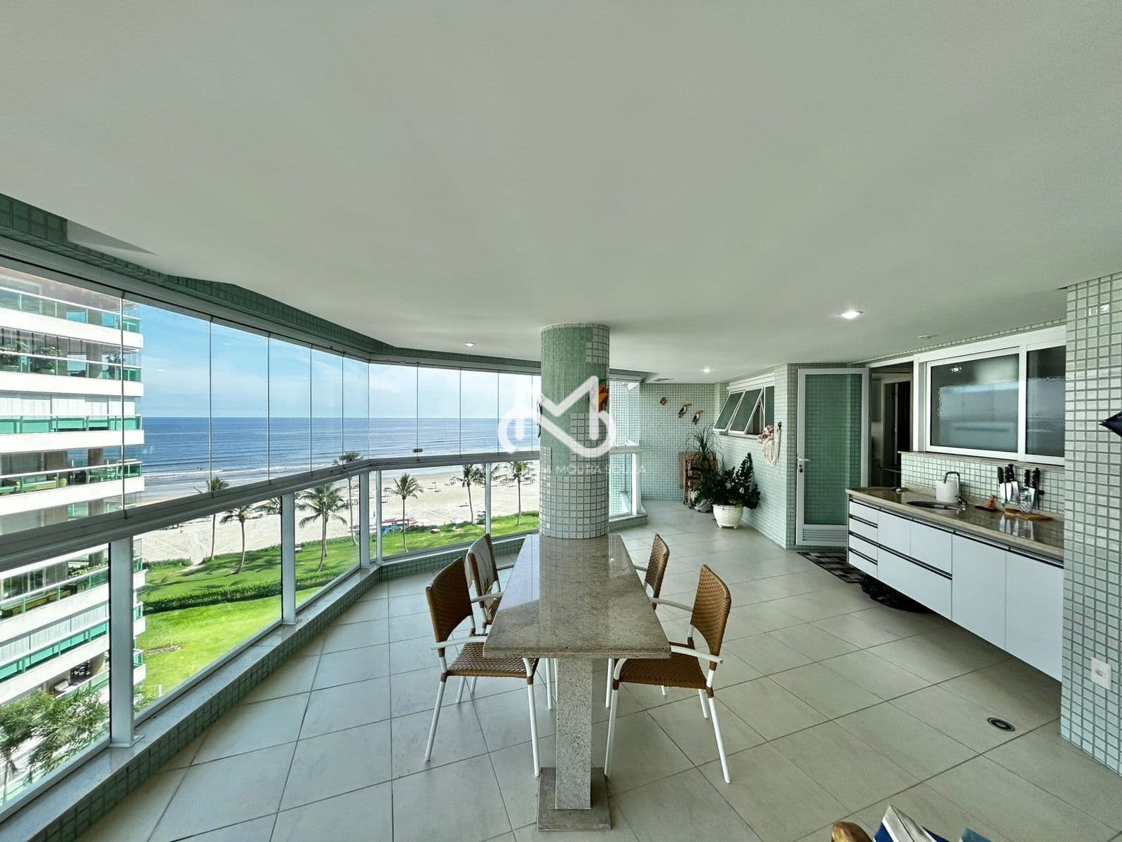 Apartamento de Alto Padrão à venda no Módulo 08 em Riviera de São Lourenço