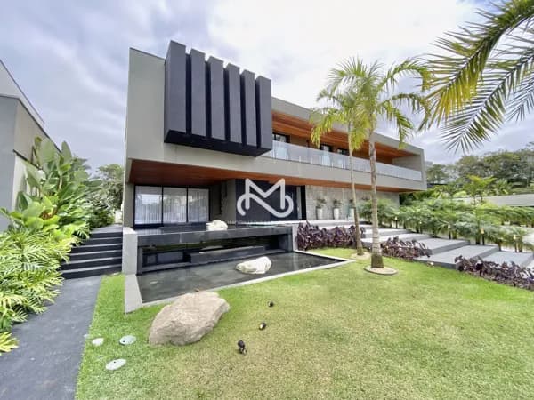 Casa de Alto Padrão no Módulo 16, na Riviera de São Lourenço.