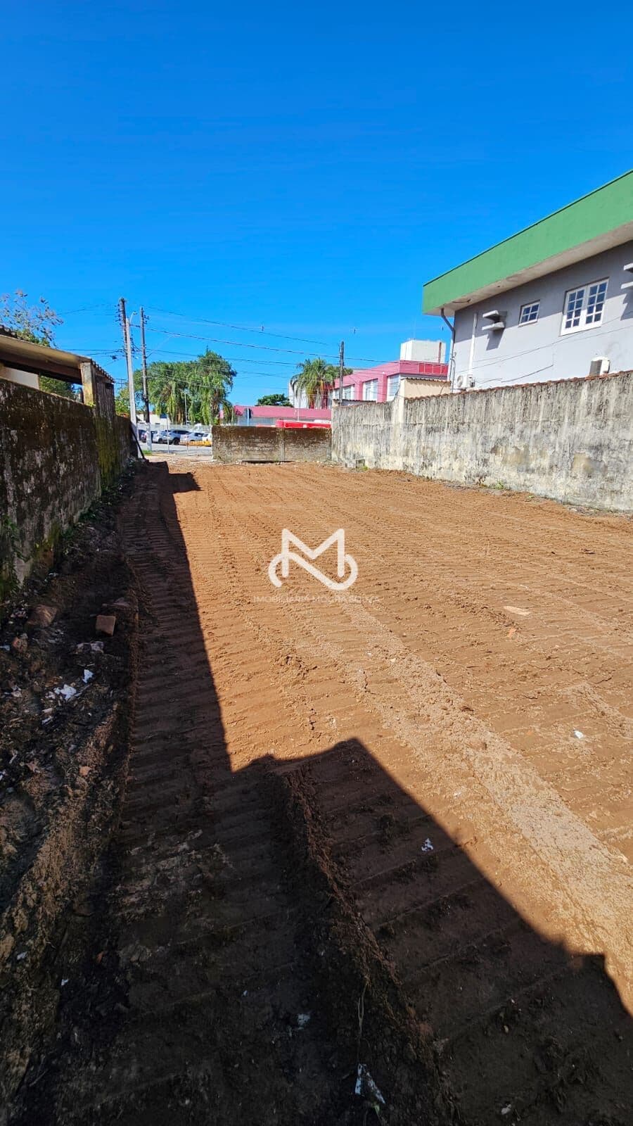 Terreno à venda no Centro de Bertioga/SP
