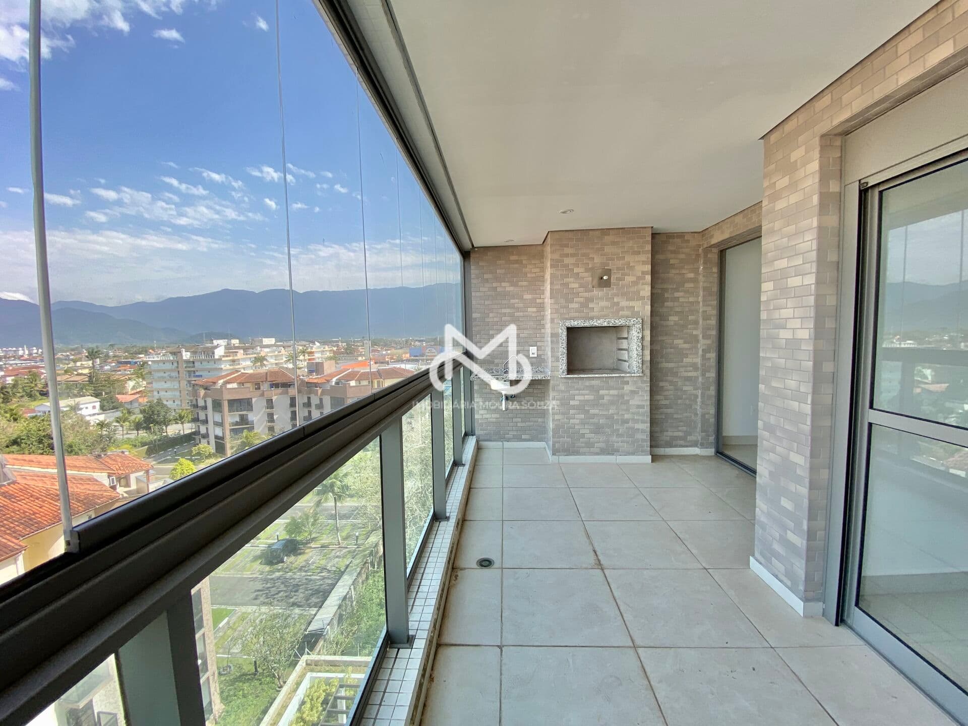 Apartamento a 200m do mar no Centro de Bertioga