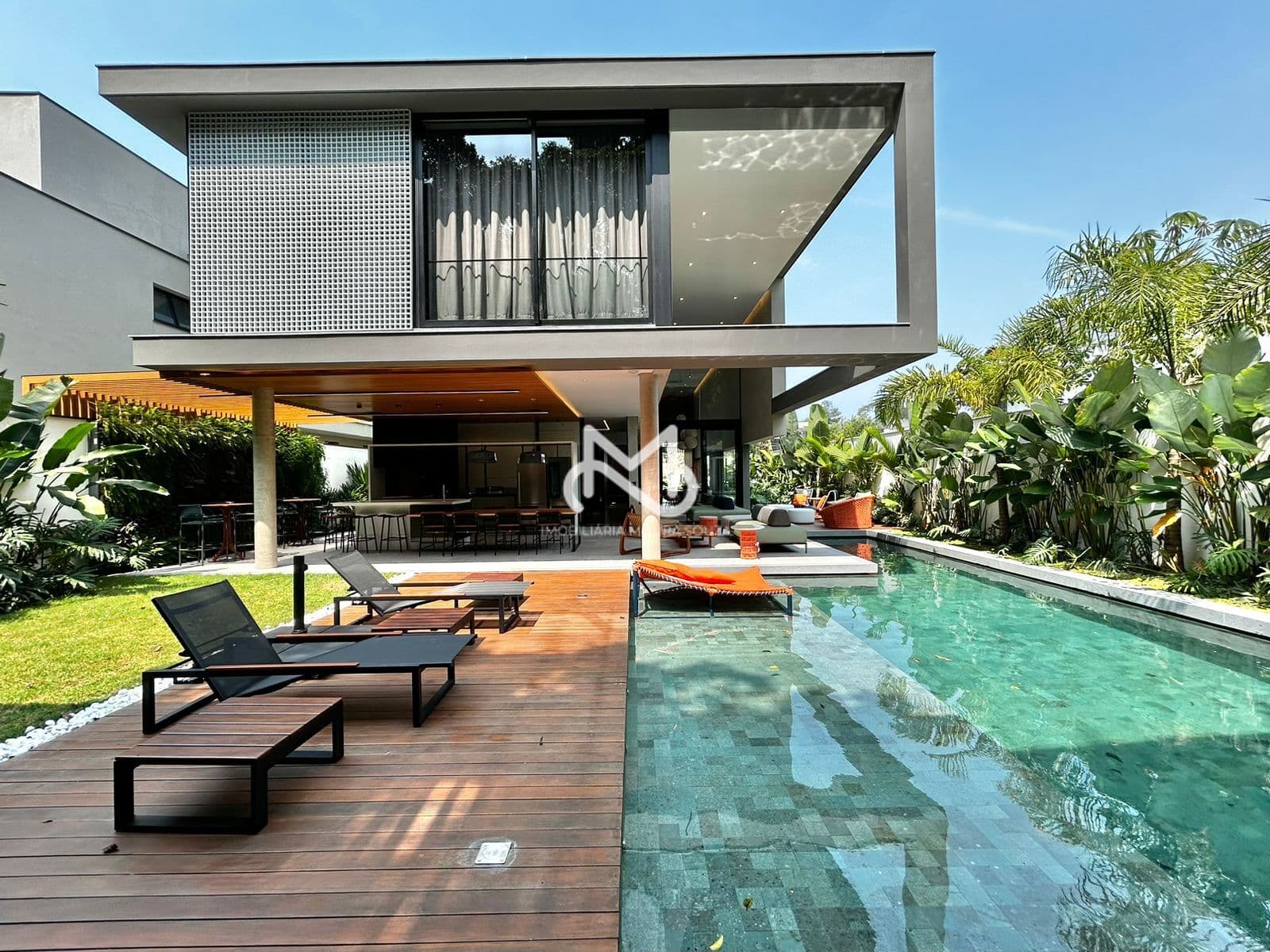 Casa de Alto Padrão á venda no Módulo 17 da Riviera de São Lourenço
