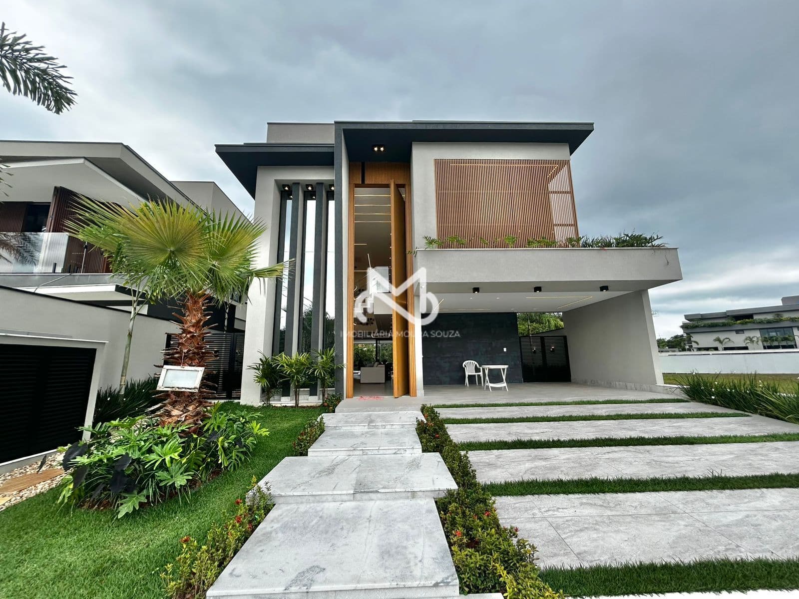 Casa de Alto Padrão no Módulo 11 da Riviera de São Lourenço.