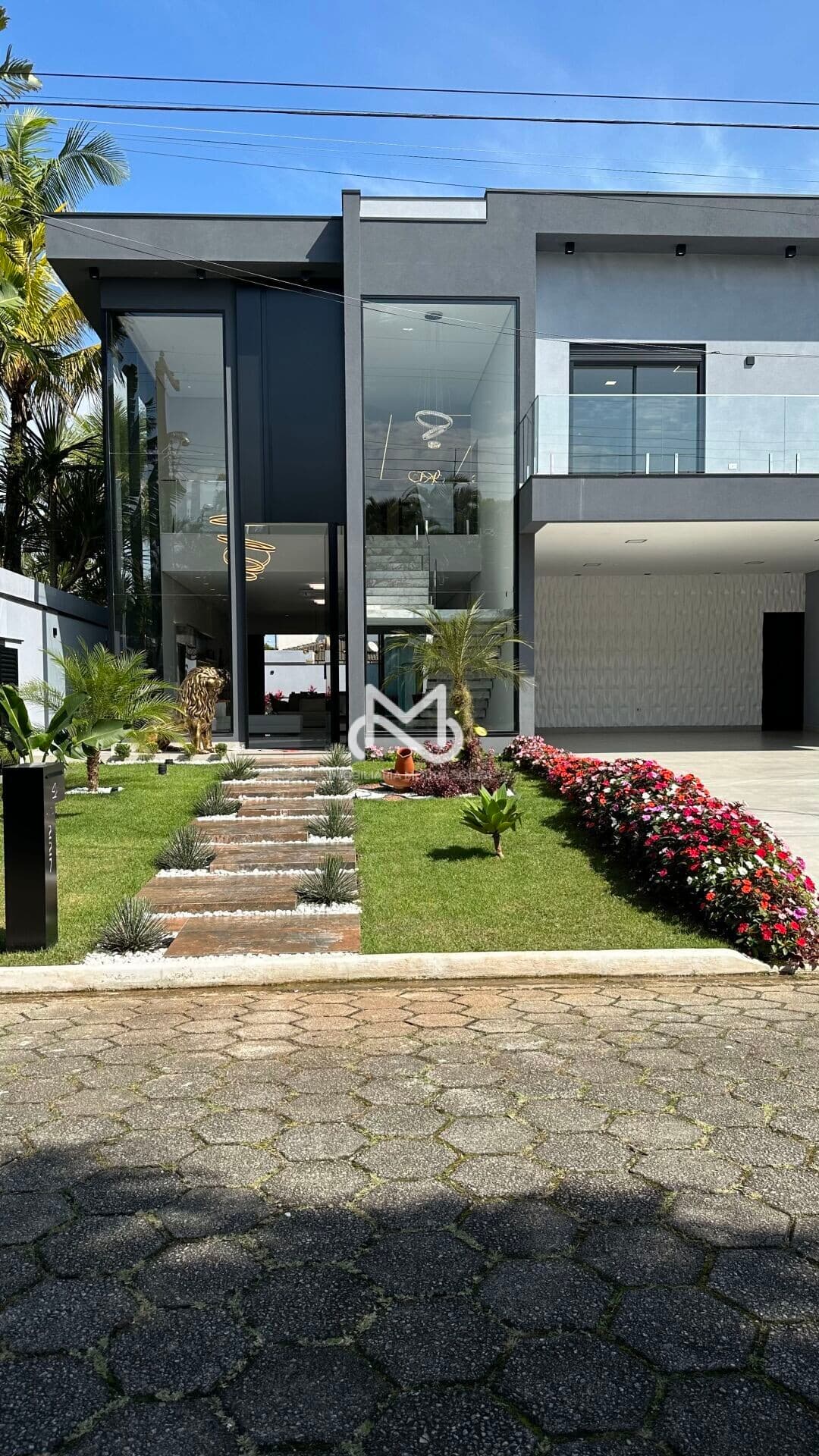 Mansão no Condomínio Jardim Acapulco